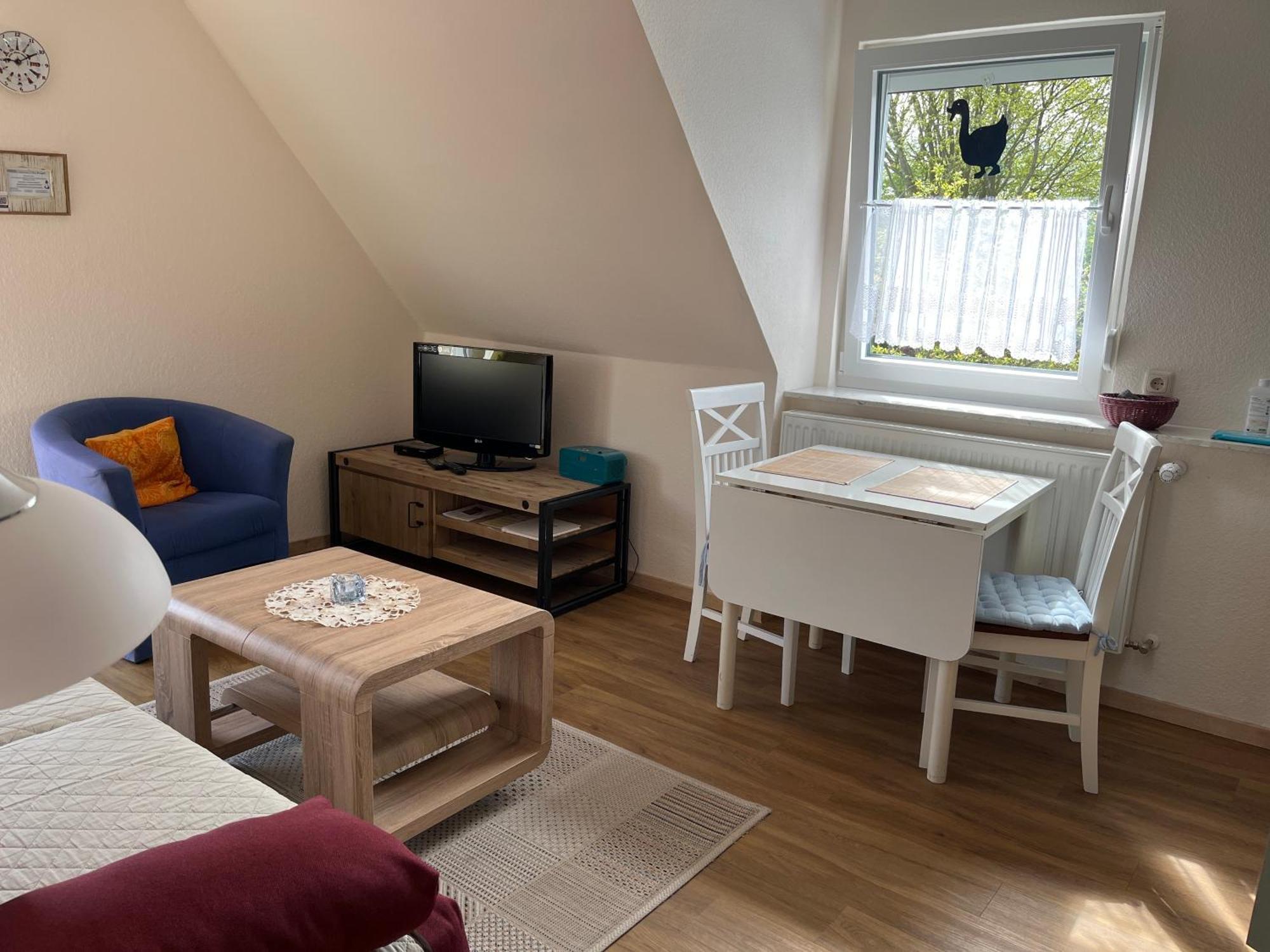 Wohnung 2 Mit Balkon- Haus Annegrete Esens Buitenkant foto