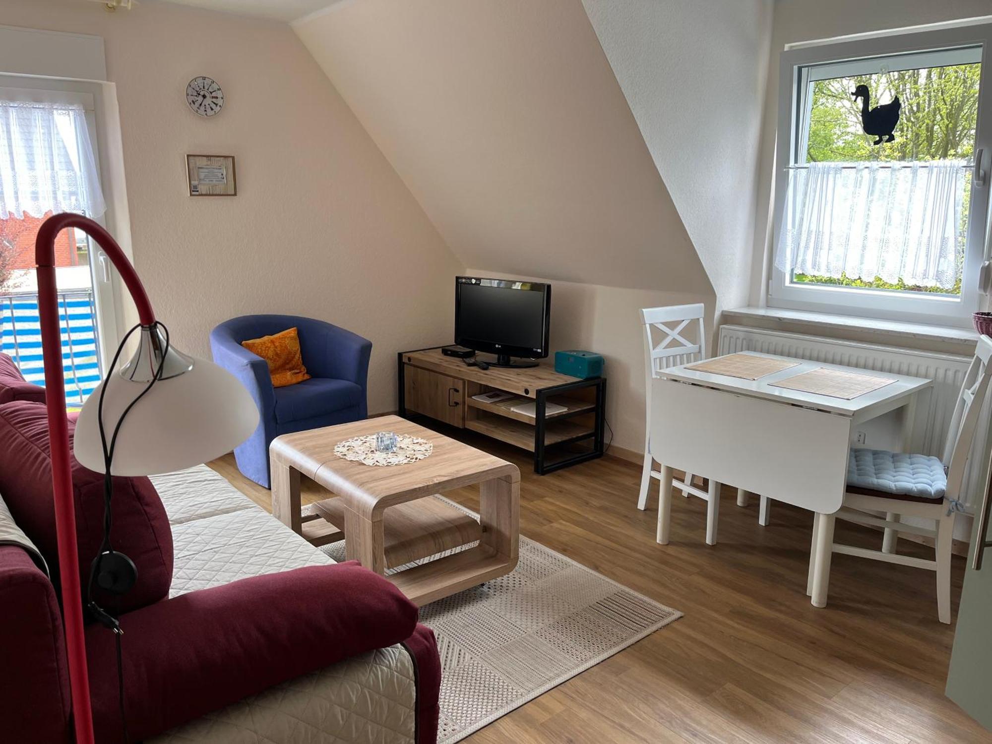 Wohnung 2 Mit Balkon- Haus Annegrete Esens Buitenkant foto